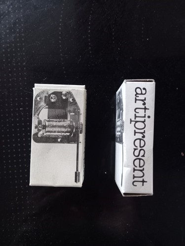 Spieluhr mit handkurbel lili - spieluhr, handkurbel,