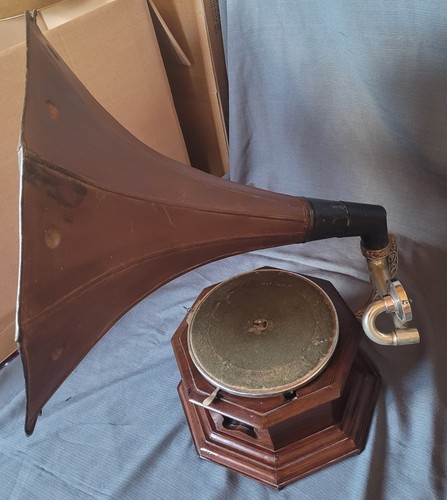 Altes grammophon mit - altes,